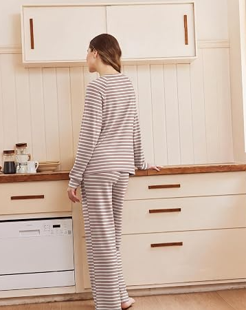 Women's Short Sleeve Pajama Top and Long Pants Two Piece Set